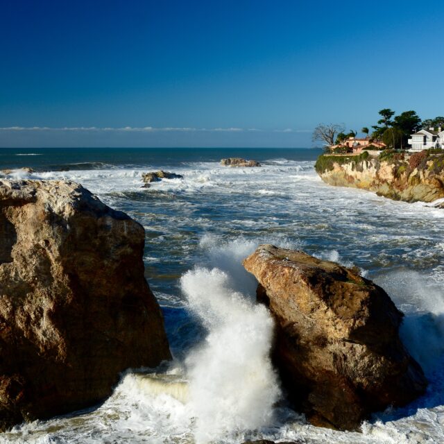 Large waves on the rocks at Shell Beach, California